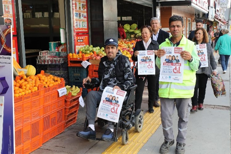İzmir Narlıdere 'engelsiz yaşam'a yürüdü