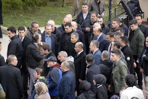  Beyoğlu'nda polisin silahından çıkan kurşunla ölen Zuhal Ebrar Yıldız toprağa verildi