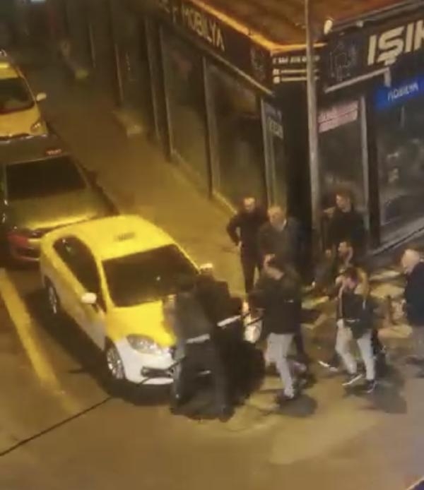 Bartın'da sokak ortasında tekme- tokat kavga: 1 yaralı 