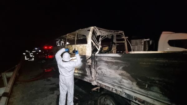 Mersin'de otobüs demir profil yüklü TIR'a çarptı 3 ölü, 20 yaralı 
