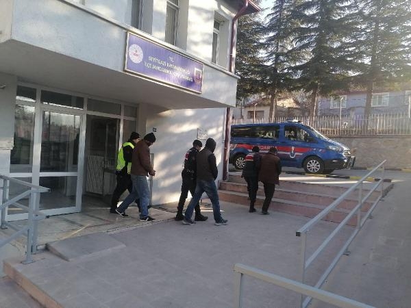 Eskişehir’de 'kaçak kazıya' suçüstü; 4 gözaltı