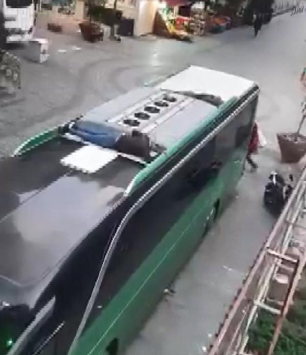 Otobüsün üstünde Yunanistan’a kaçmaya çalışan 2 kişi yakalandı