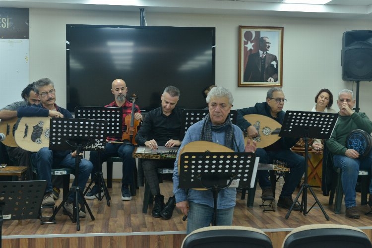 Bursa Nilüfer'de şarkılar iyilik için söyleniyor