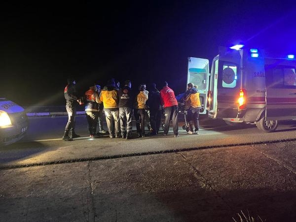 Balıkesir'de otomobil devrildi: 1 ölü, 3 yaralı