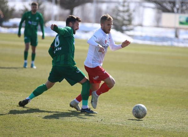 Sivasspor, hazırlık maçında Sivas Belediyespor'u 3-0 yendi