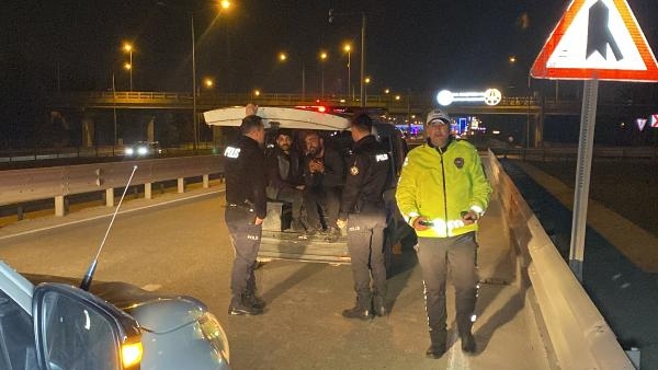 Polisin 'dur' ihtarına uymayan minibüsten uyuşturucu ve bidonlarla tiner çıktı