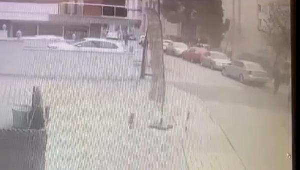 Çekmeköy'de oyuncak silahla banka soygunu, polisin şüpheliyi takibi kamerada