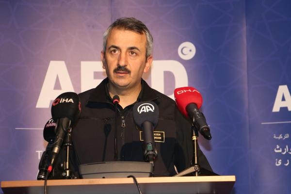 AFAD Başkanı Sezer: Can kaybı 47 bin 975'e yükseldi