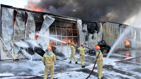 Edirne'de Toptancılar ve İmalatçılar Sitesi'nde yangın