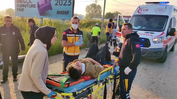 Bursa'da sporcuları taşıyan minibüs hafriyat kamyonuna çarptı: 1 ölü, 16 yaralı (2 Yeniden