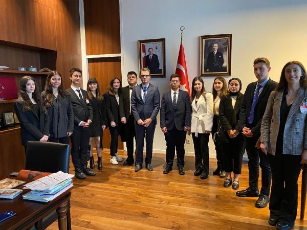 Yeditepe Üniversitesi öğrencilerinden Avrupa’ya diplomasi ziyareti