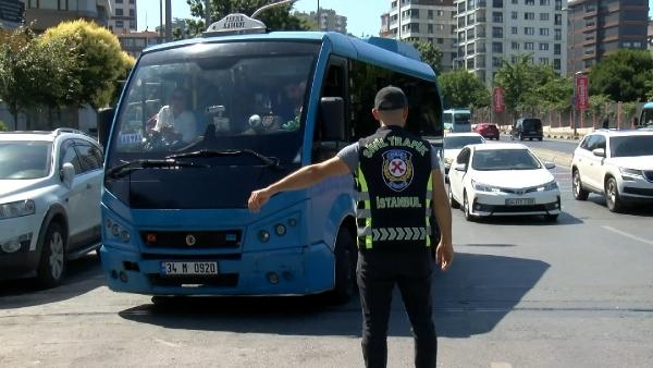 Kadıköy’de polis yolcu gibi bindi, minibüsçülere ceza yağdı