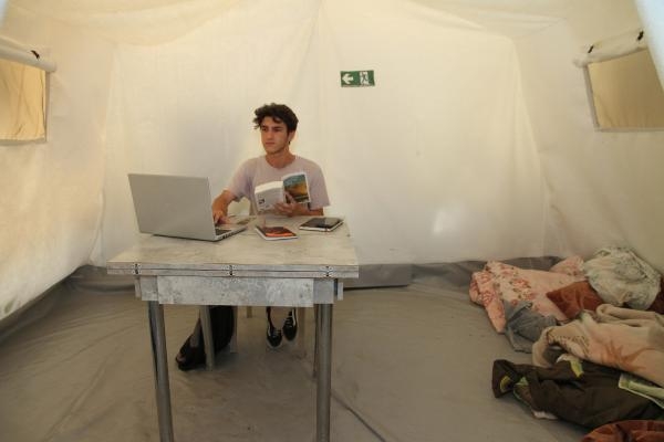 Çadırda sınava hazırlanan depremzede, Türkiye 18'incisi oldu/ Ek fotoğraflar