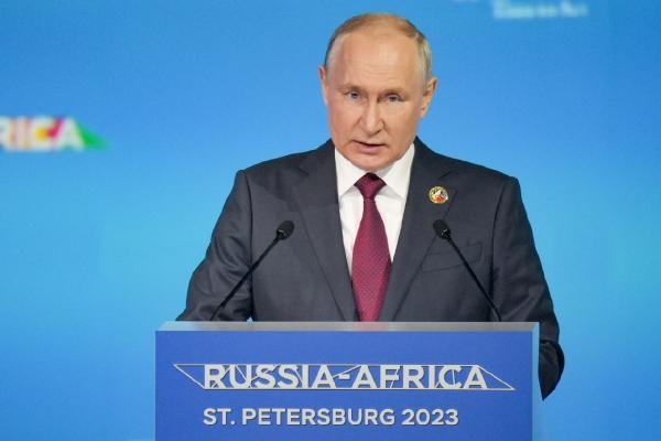 Putin: 25 ila 50 bin ton tahılı Afrika’ya ücretsiz verebiliriz