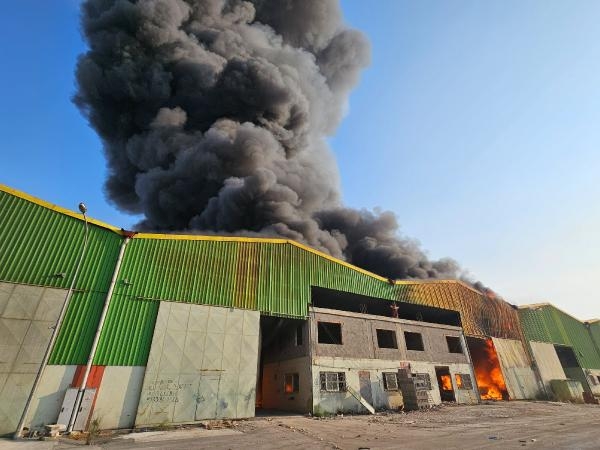 Adana'da geri dönüşüm fabrikasında yangın/  Ek fotoğraf