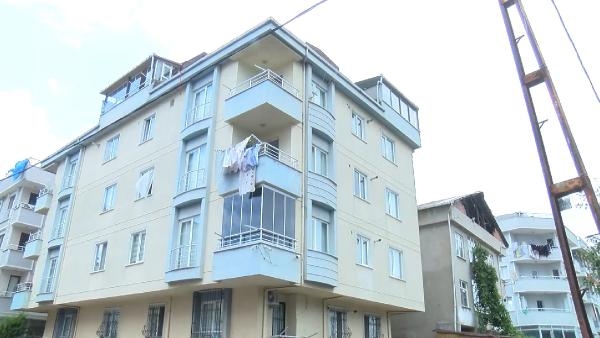 Sancaktepe'de çatı tamiri yapan işçi 4'üncü kattan düşerek hayatını kaybetti 