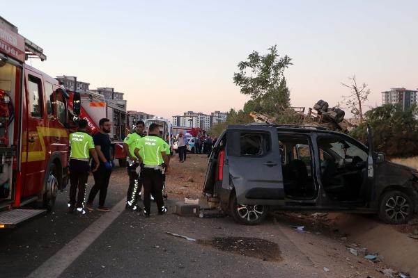 Gaziantep’te kamyonla hafif ticari araç çarpıştı: 1 ölü, 3 yaralı
