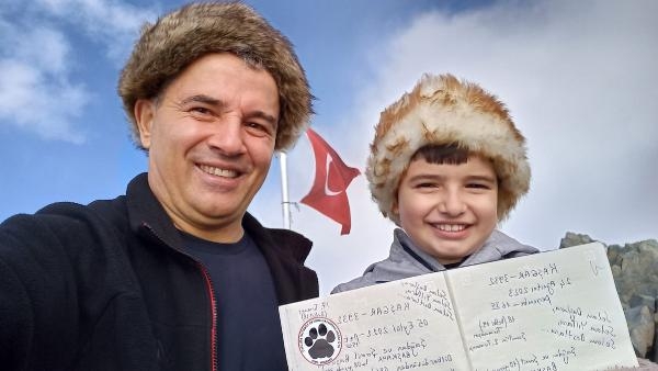 10 yaşındaki dağcı, profesör babasıyla birlikte 2'nci kez Kaçkar'a tırmandı