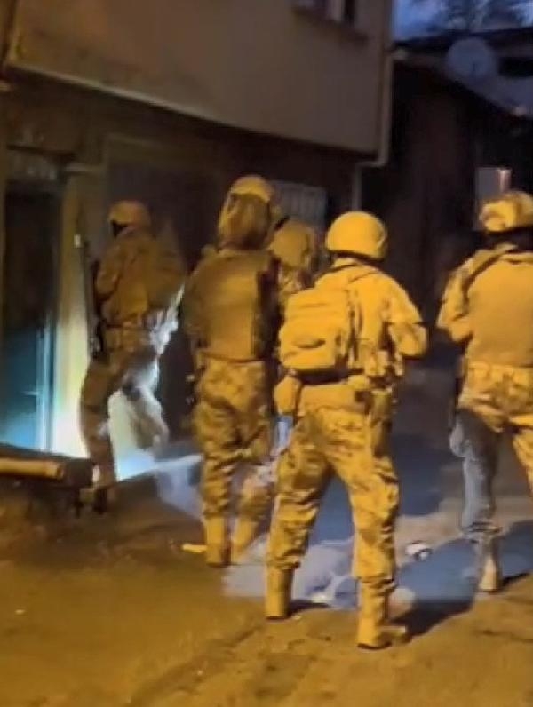  İstanbul’da 3 ilçede uyuşturucu operasyonu: 1 kişi tutuklandı