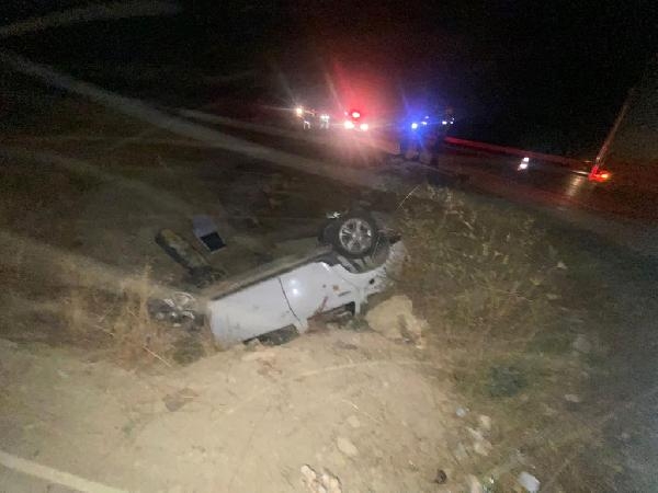 Karaman'da otomobil şarampole devrildi: 1'i ağır 3 yaralı