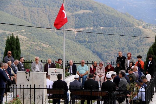 Şehit Başsavcı Murat Uzun, mezarı başında anıldı