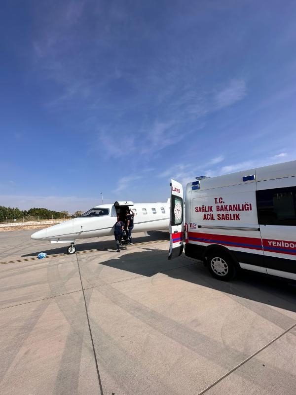 Mardin'de ambulans uçak, Hira bebek için havalandı