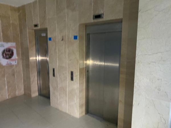 Rize'de KYK yurdunda zemine çakılan boş asansör panik yarattı