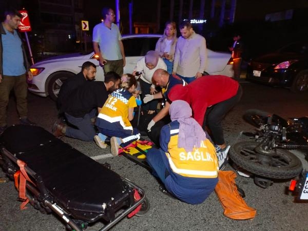 Güngören'de motosiklet otomobile çarptı:  1 yaralı