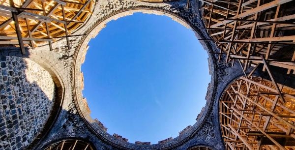 Diyarbakır'da depremde ağır hasar alan 1600 yıllık kilisede restorasyon