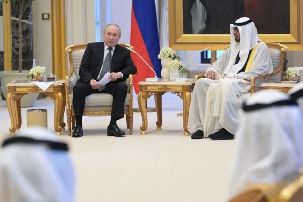 Putin, BAE Devlet Başkanı Nehyan ile görüştü