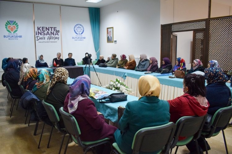 Malatya'da Kadın Meclisi'nden 'gönüllülük' etkinliği