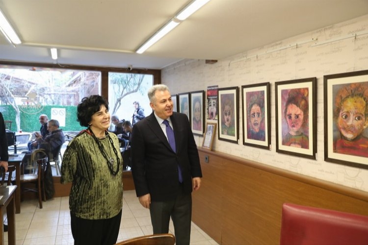İzmir Valisi Süleyman Elban'dan 'Anne koluma adımı yaz' sergisine ziyaret