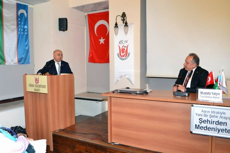 Başkan Yalçın, Türk Edebiyat Vakfı’nda konuştu